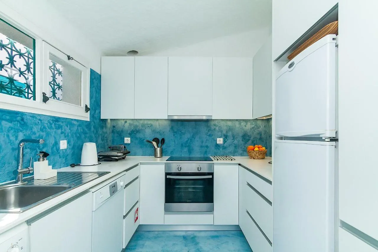 Liiiving In Algarve - Alvor Blue Villa